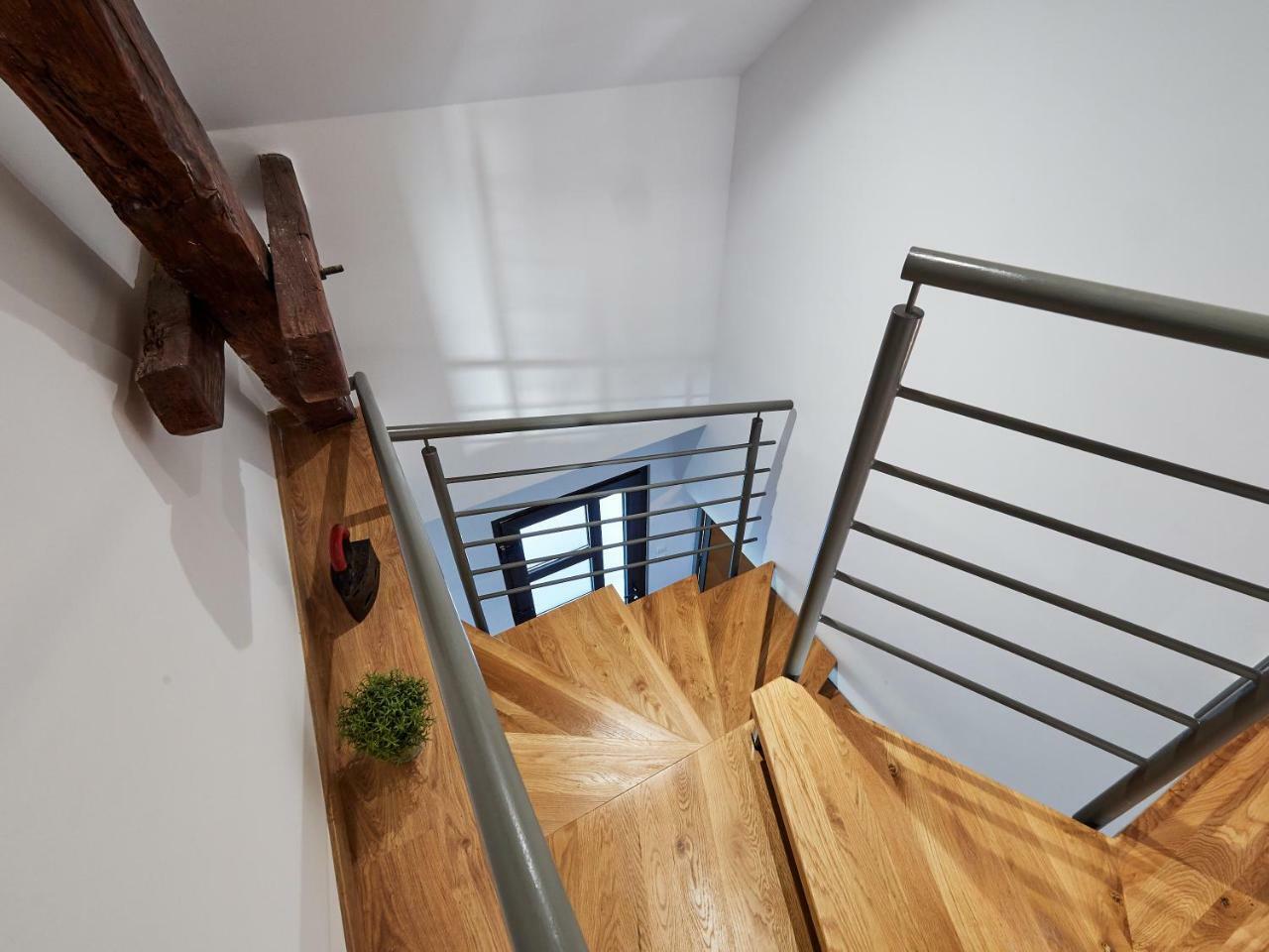 Eva Rooms & Studio Apartment Karlovac Exterior foto