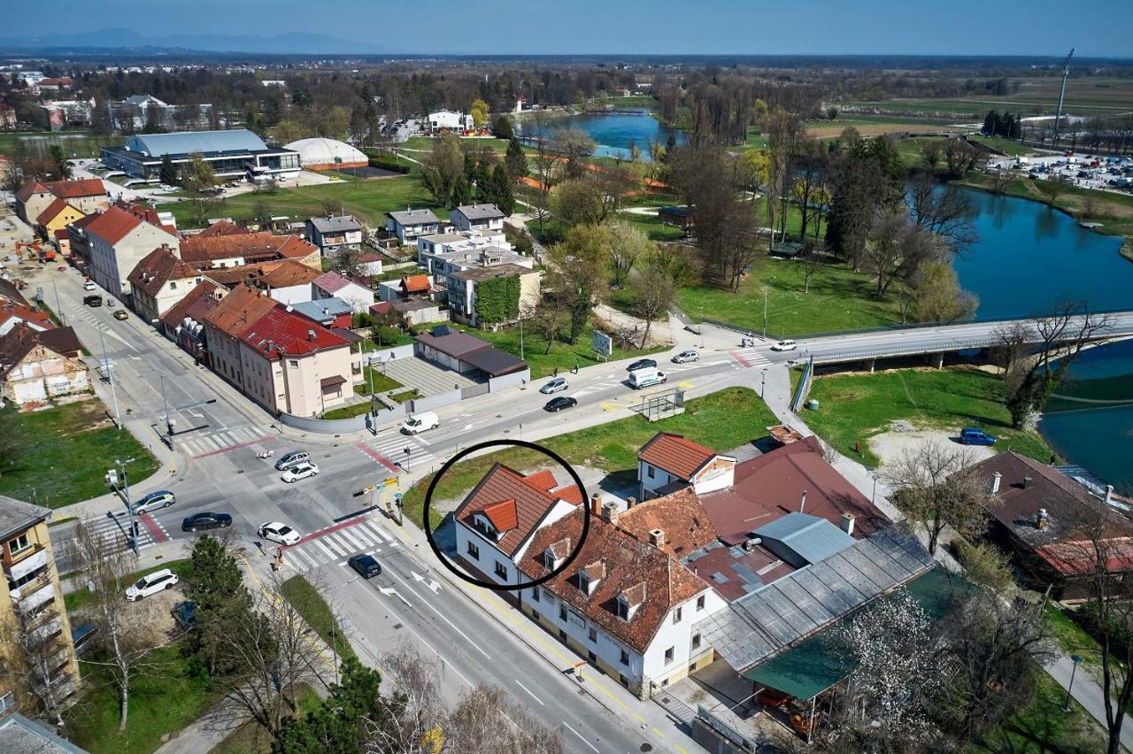 Eva Rooms & Studio Apartment Karlovac Exterior foto