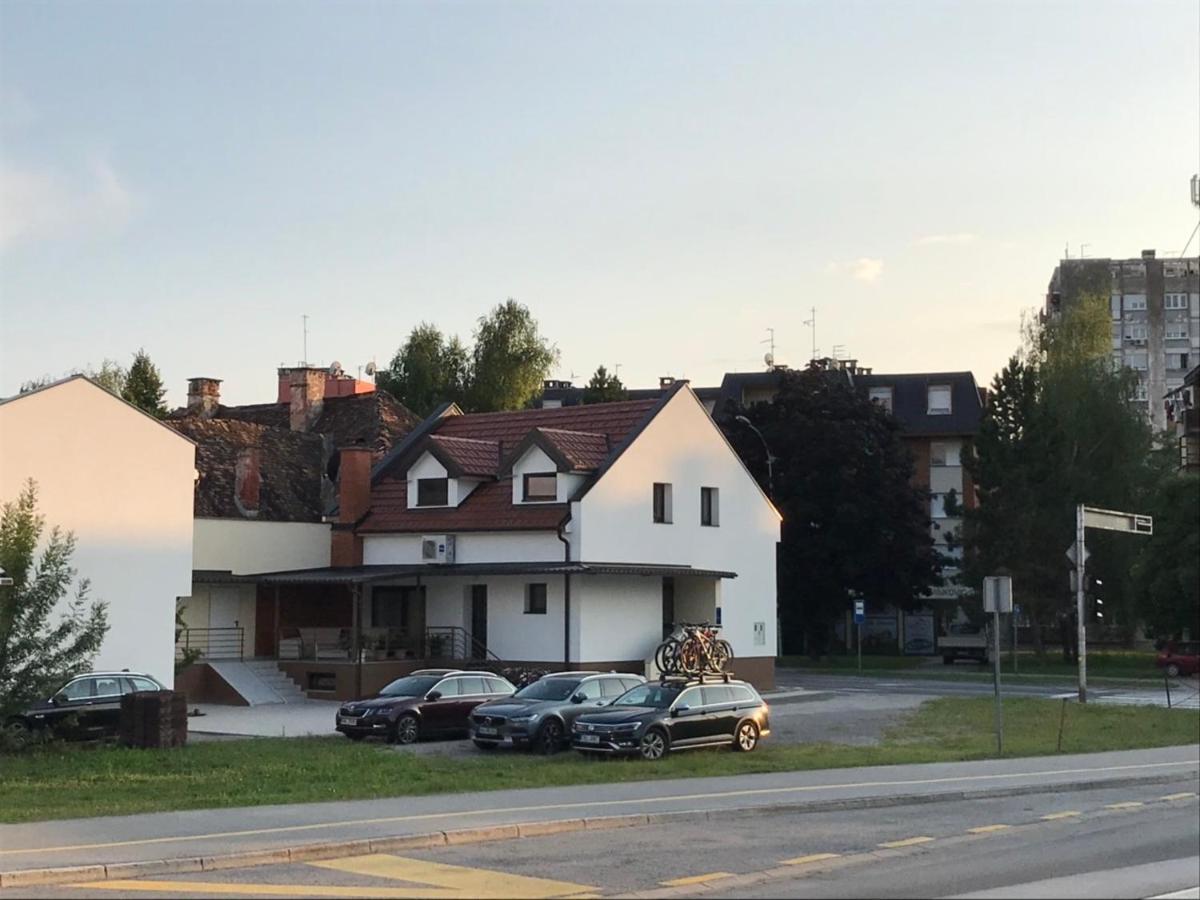 Eva Rooms & Studio Apartment Karlovac Exterior foto